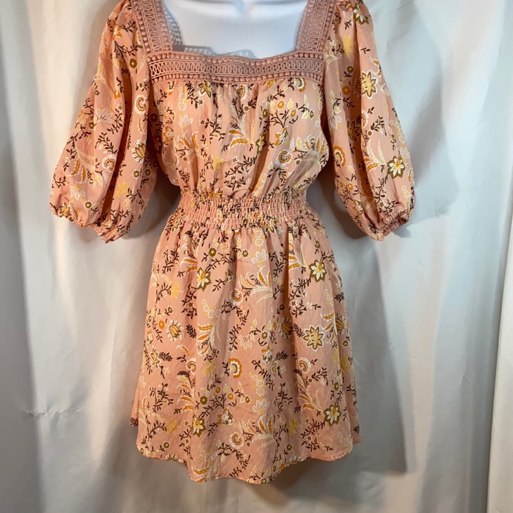 Forever 21 Puff Sleeve Square Neck Peach Floral Dress | Size Medium